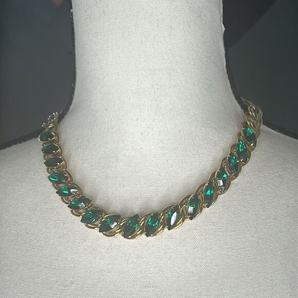 Gold and emerald green, elegant choker necklace - Picture 1 of 5